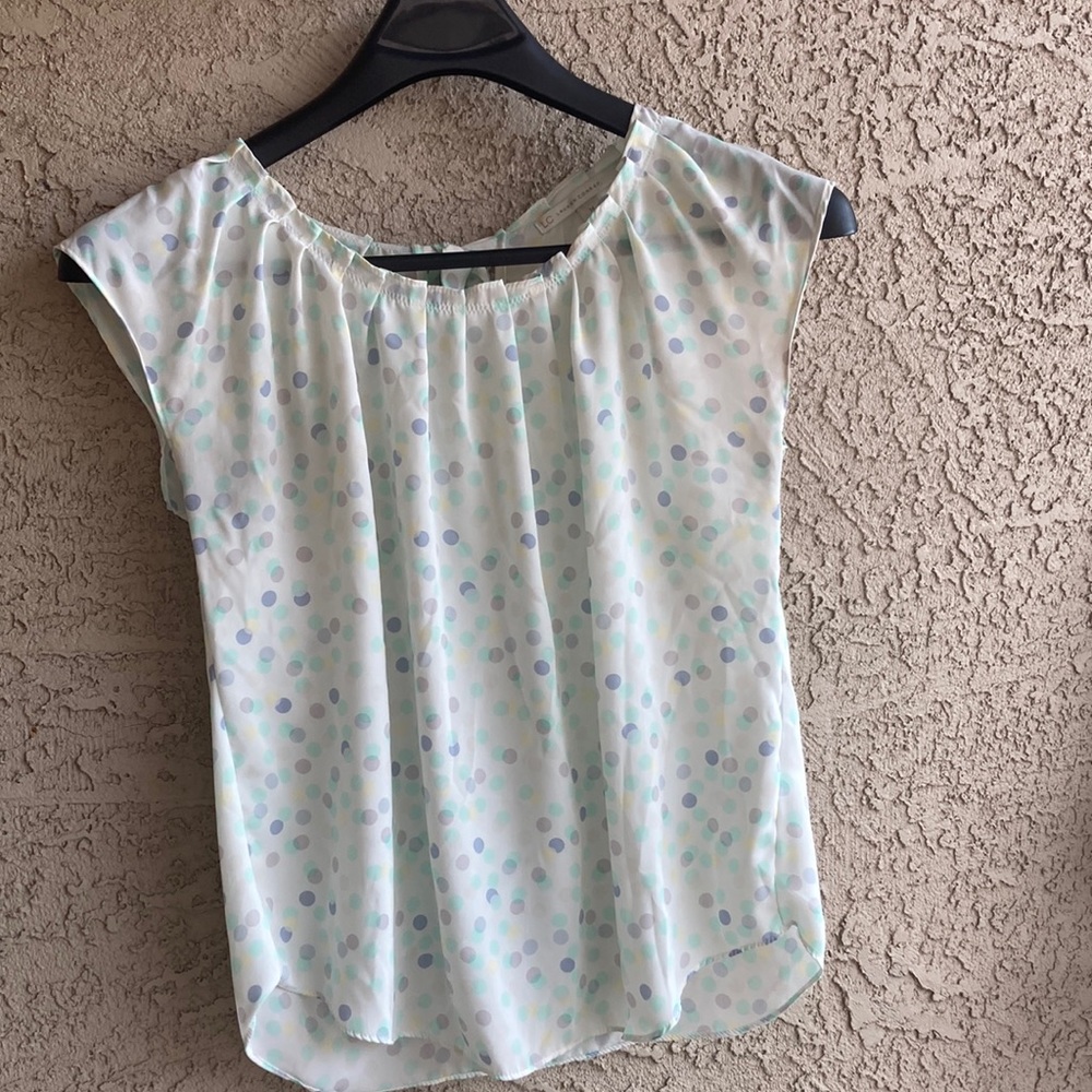 Lc Lauren Conrad women’s white polkadot blouse size medium.